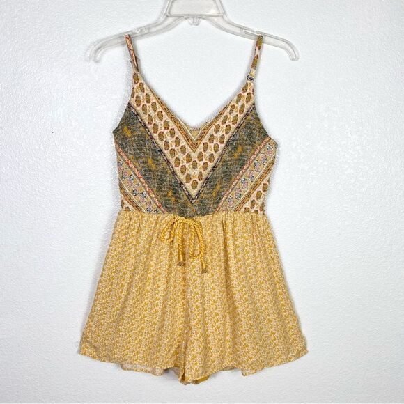 Xhilaration Yellow Floral Boho Sleeveless Romper Playsuit - Picture 1 of 4